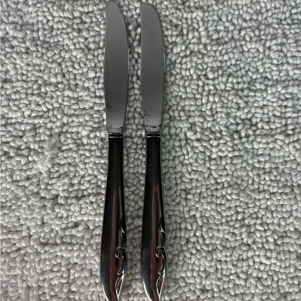 ONEIDA Decorators Mermaid Set of 2 Stainless Steel Silver Flatware Butter Knives